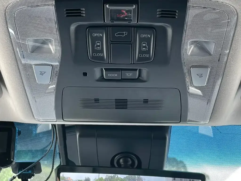 Toyota Alphard 2021 из CN, фото 2