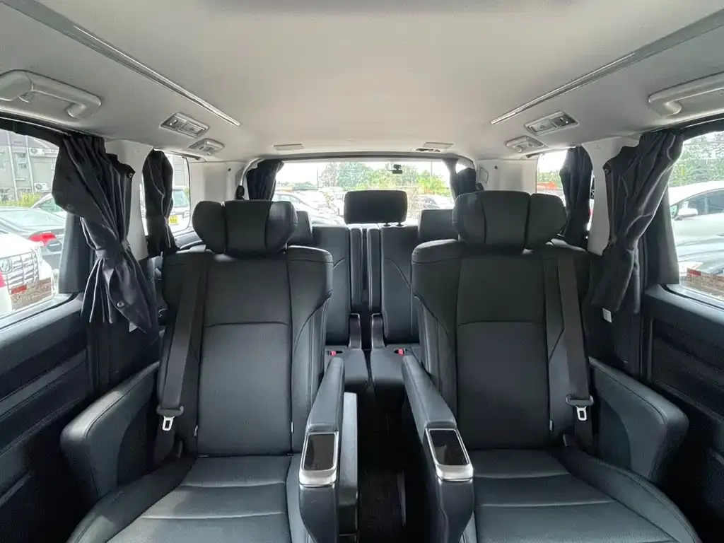 Toyota Alphard 2021 из CN, фото 3