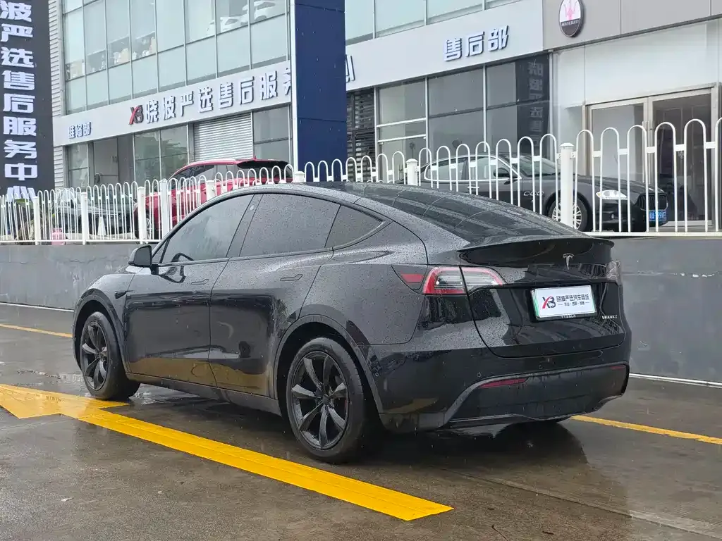 Tesla Model Y — фото 7