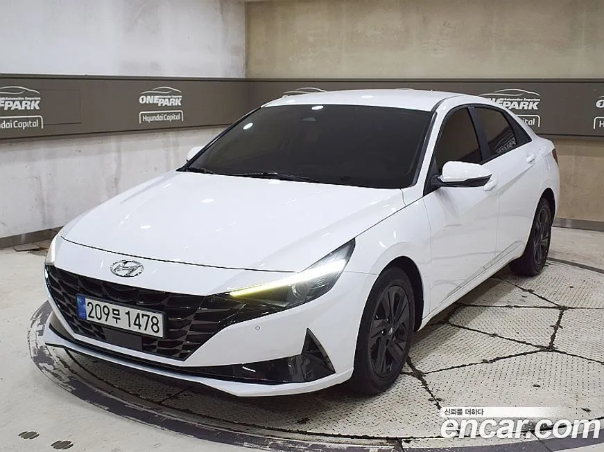 Hyundai AVANTE 2023 из KR, фото 1