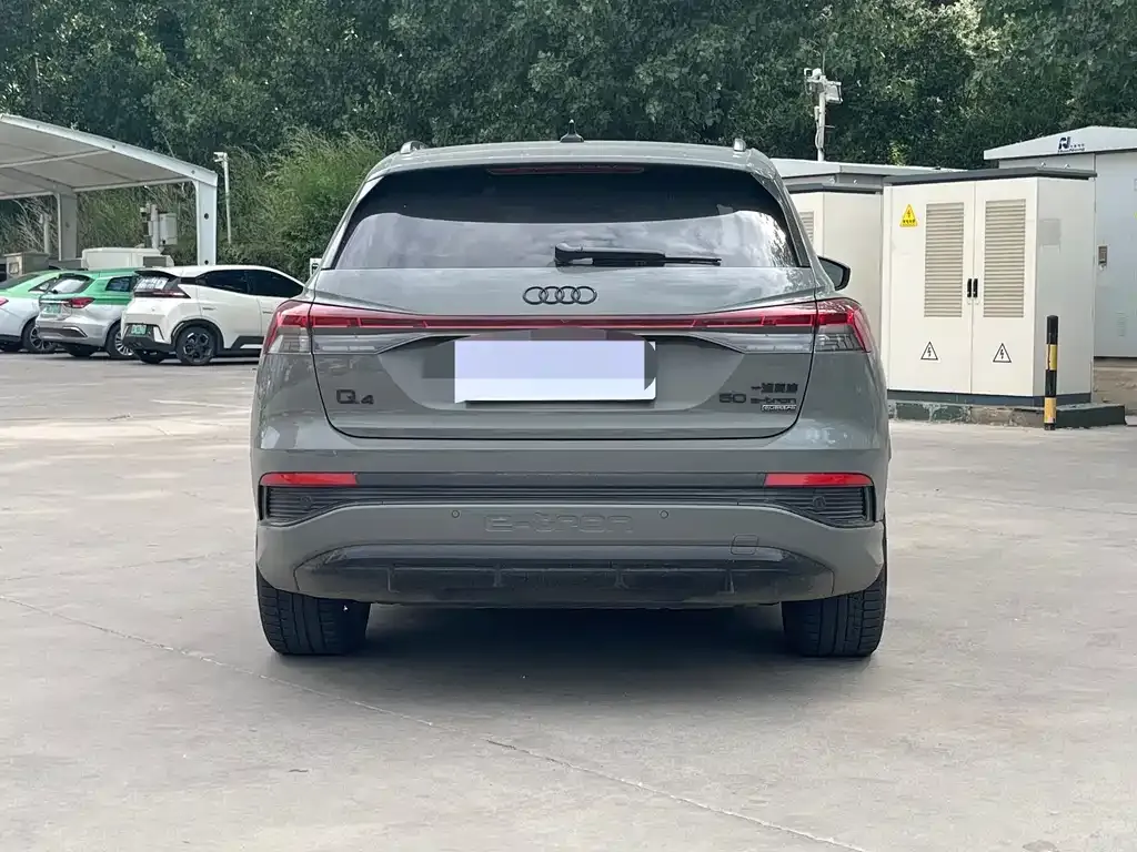 Audi Q4 e-tron — фото 9