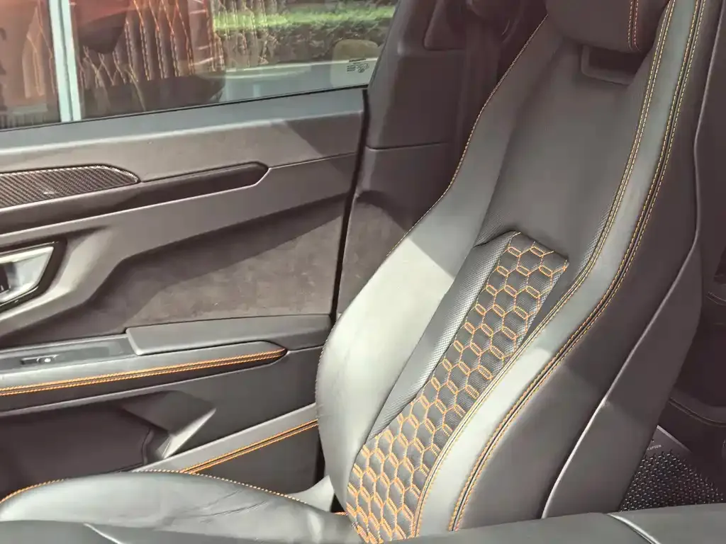 Lamborghini Urus — фото 8