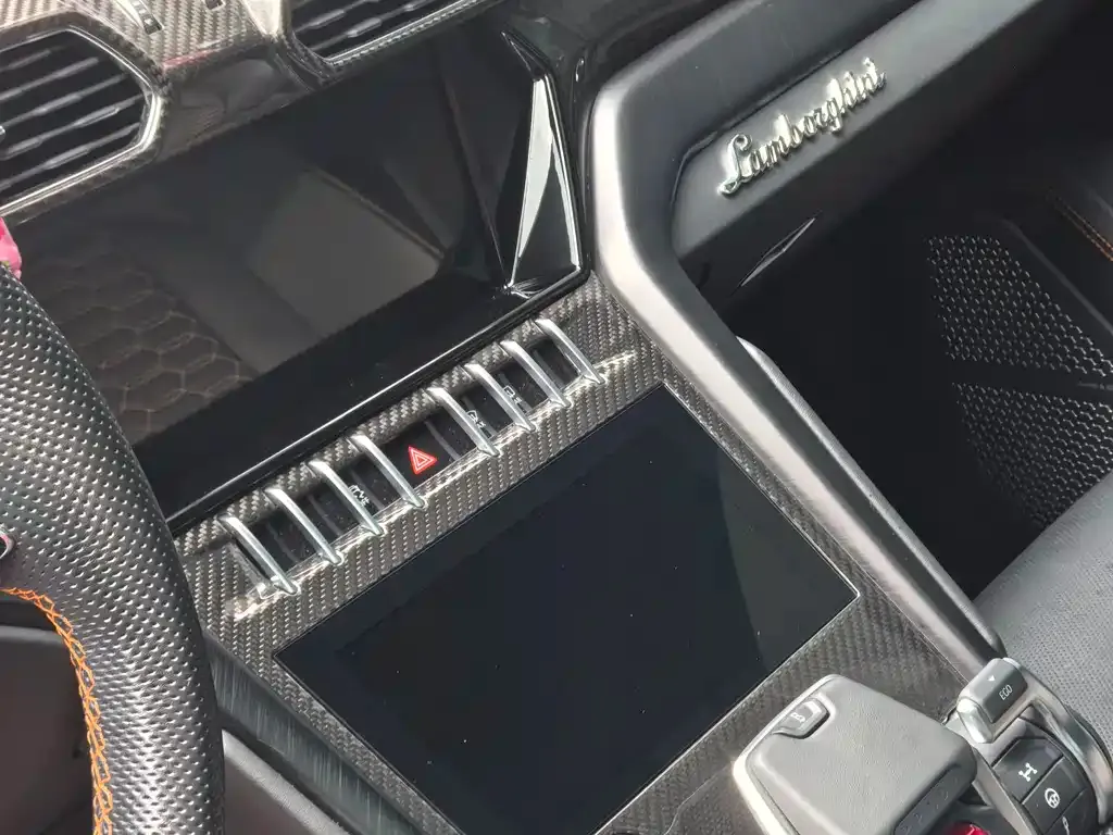 Lamborghini Urus — фото 6