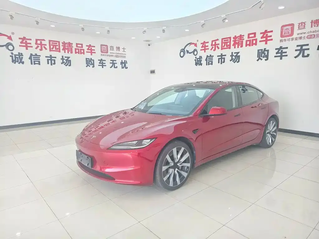 Tesla Model 3 — фото 1