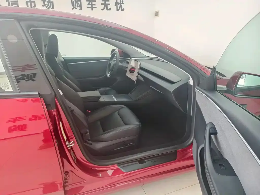 Tesla Model 3 — фото 6