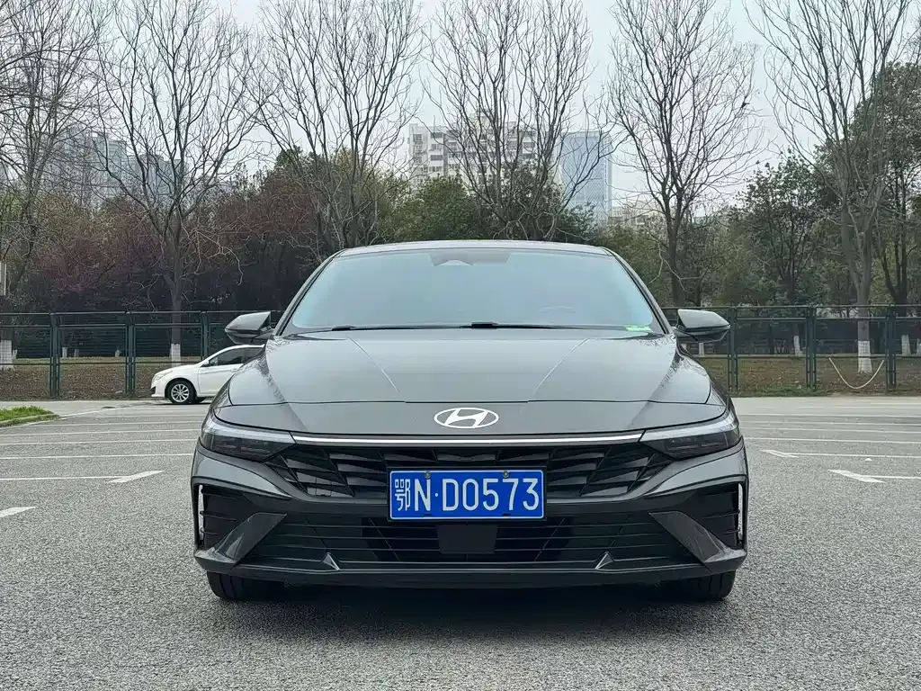 Hyundai Elantra — фото 10