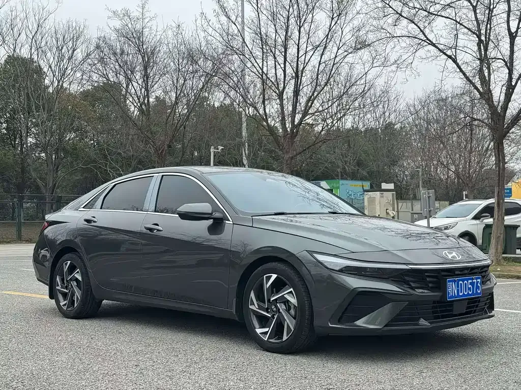 Hyundai Elantra — фото 8
