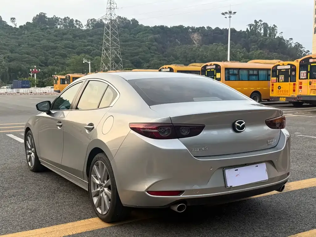 Mazda 3 Axela — фото 10