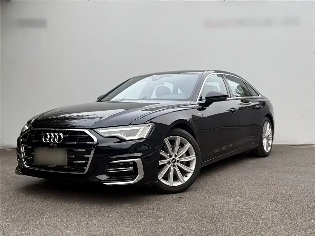 Audi A6L — фото 1