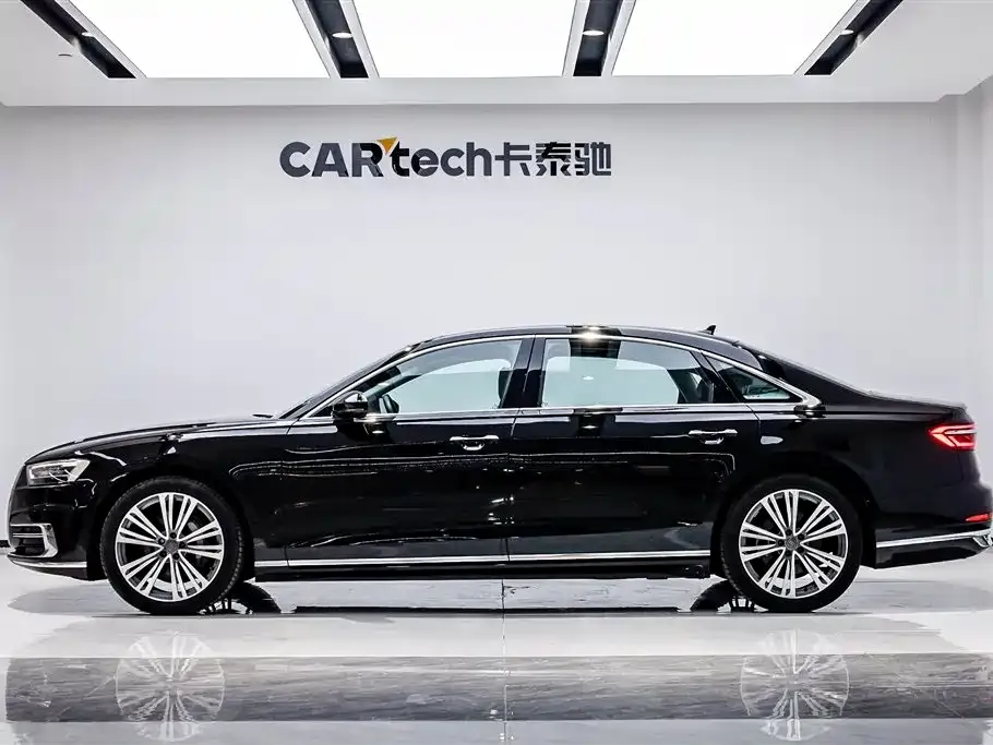 Audi A8 — фото 5