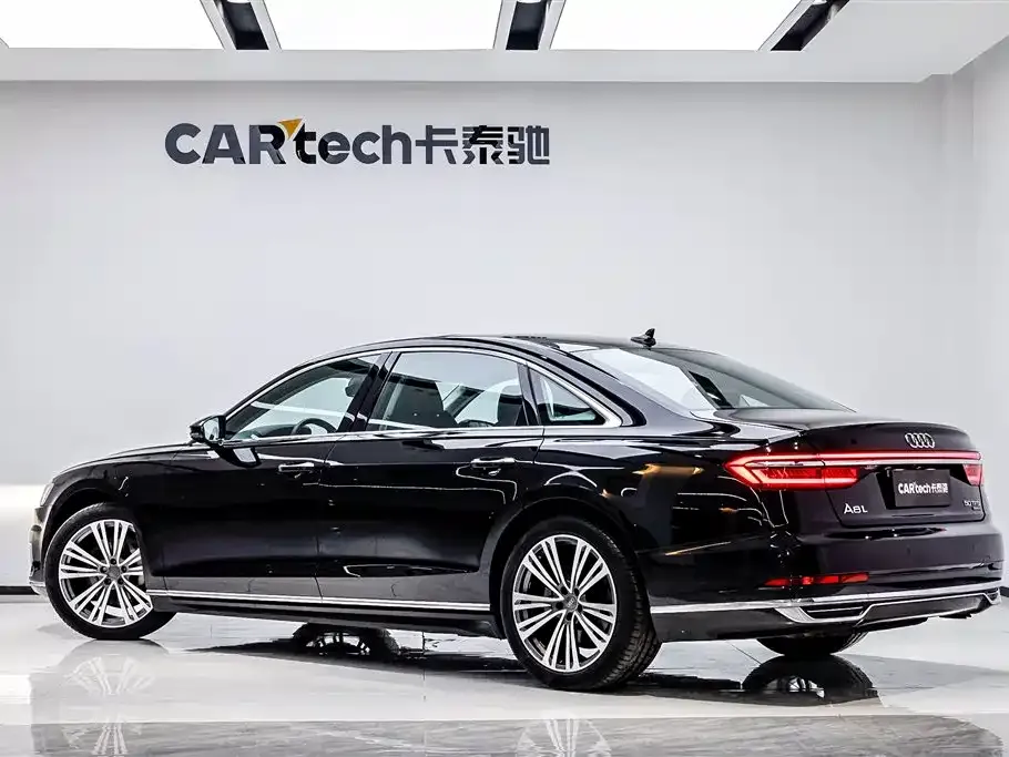Audi A8 — фото 4