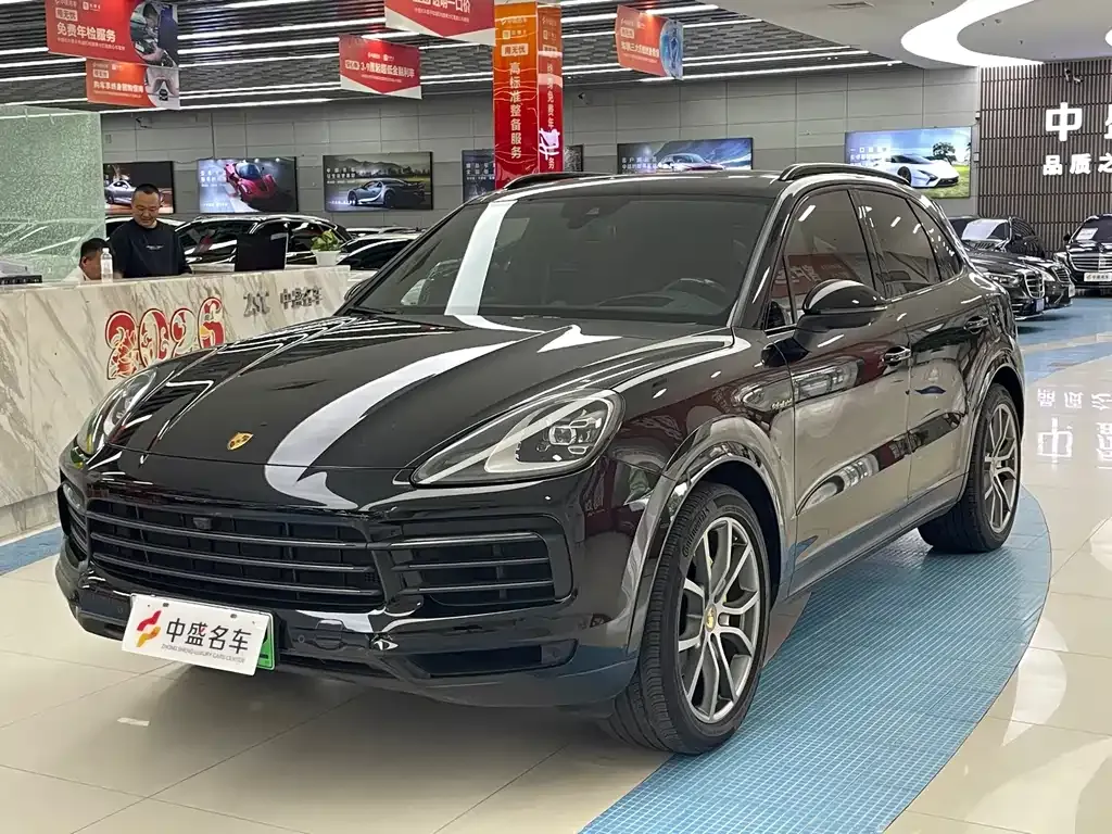 Porsche Cayenne Hybrid — фото 1