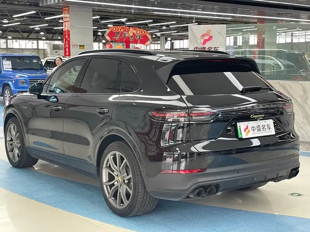 Porsche Cayenne Hybrid — фото 6