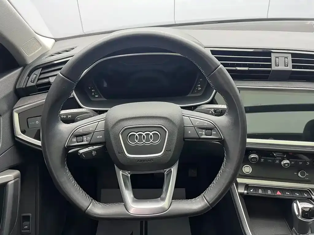 Audi Q3 — фото 5