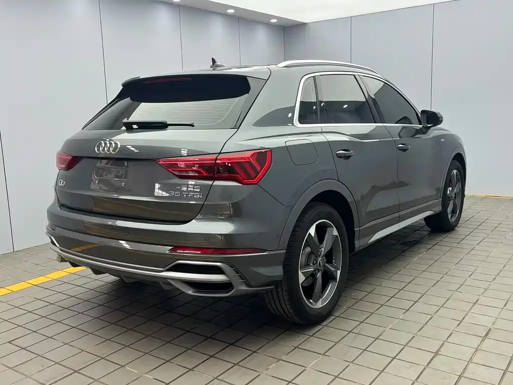 Audi Q3 — фото 10