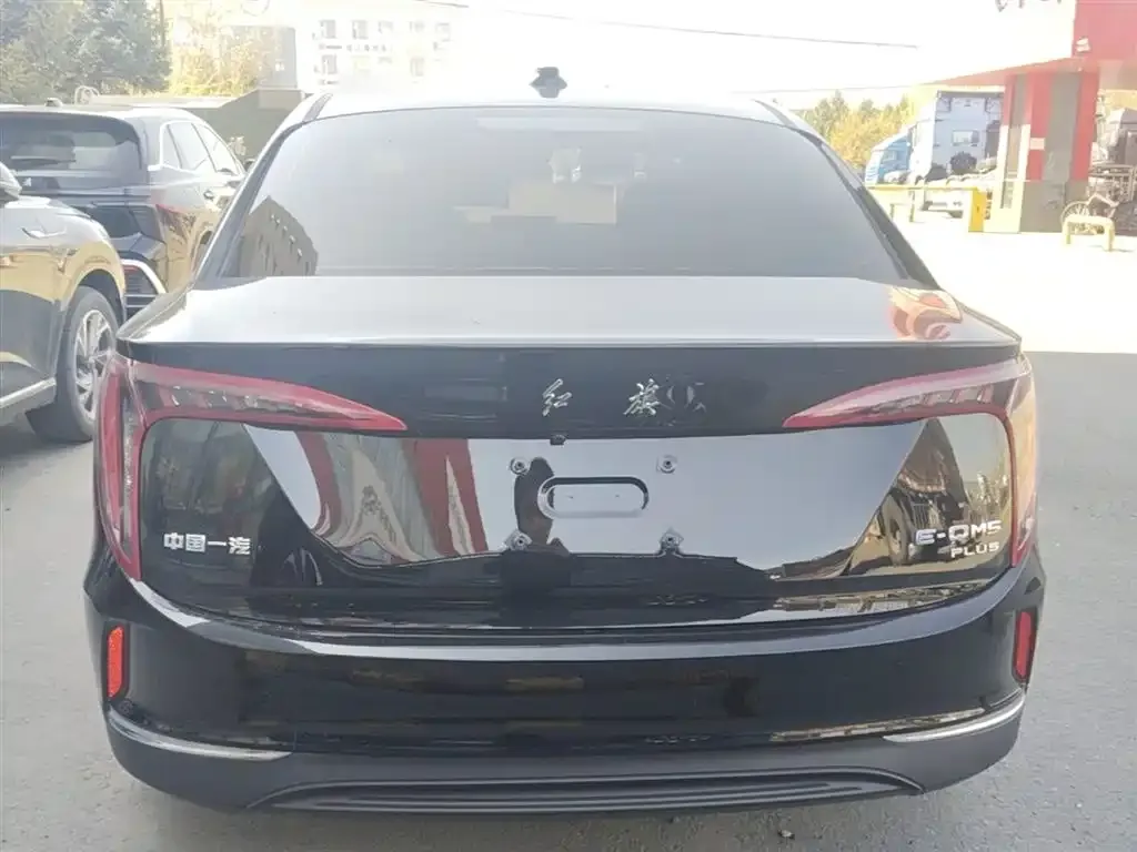 Hongqi E-QM5 2024 из CN, фото 7