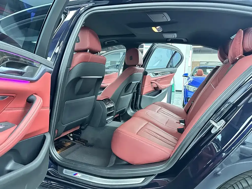 BMW 5 Series 2022 из CN, фото 9