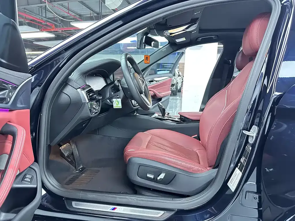 BMW 5 Series 2022 из CN, фото 6