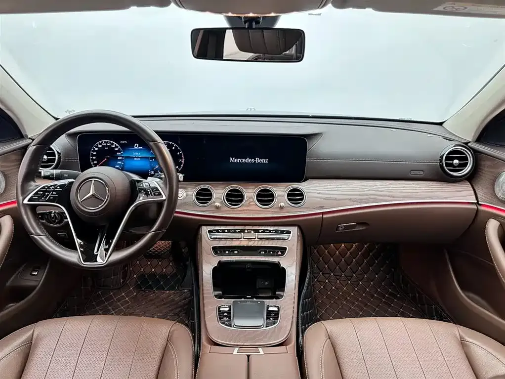 Mercedes-Benz E-Class — фото 7
