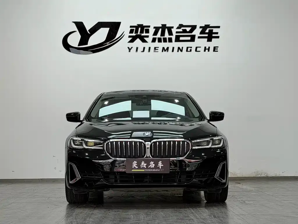 BMW 5 Series — фото 10