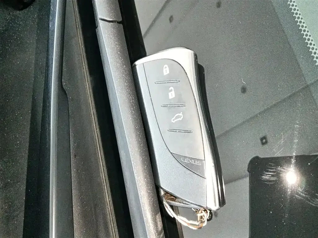 Lexus ES — фото 4