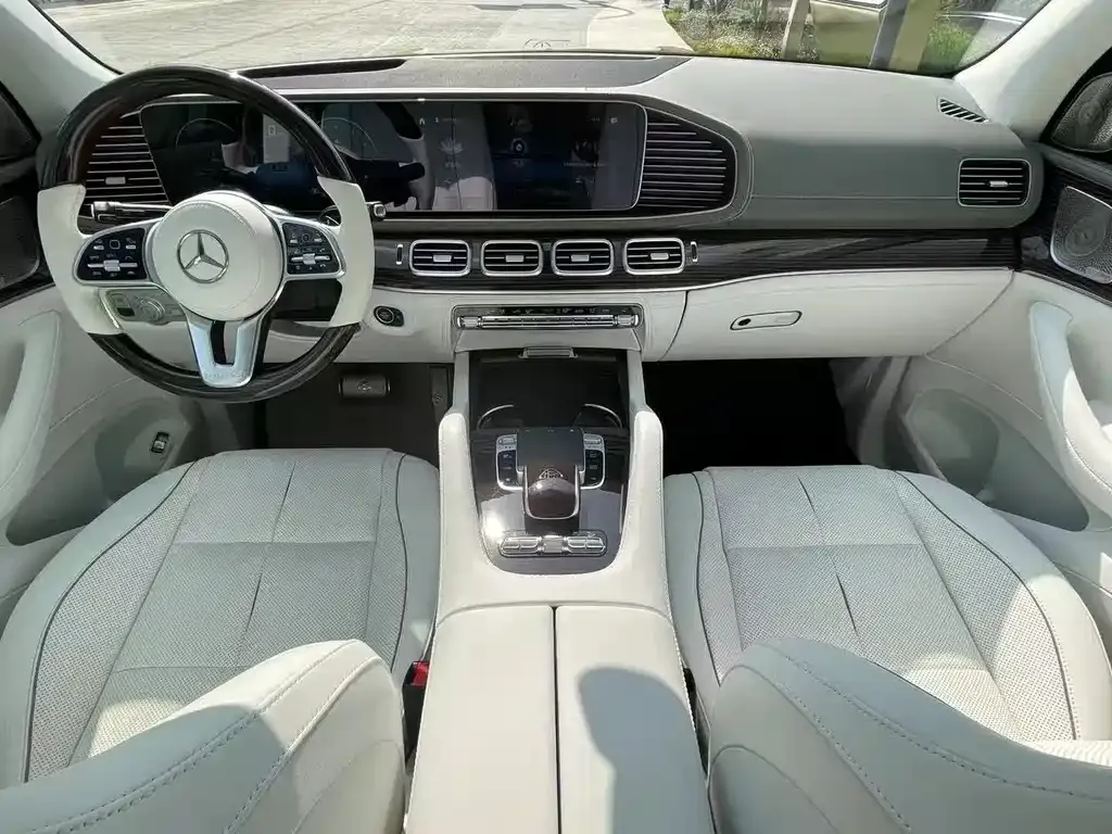 Mercedes-Benz GLS — фото 8