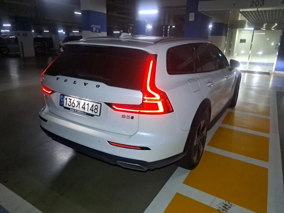 Volvo V60 2021 из KR, фото 5