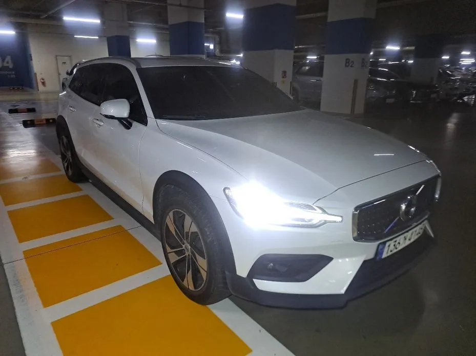 Volvo V60 2021 из KR, фото 8