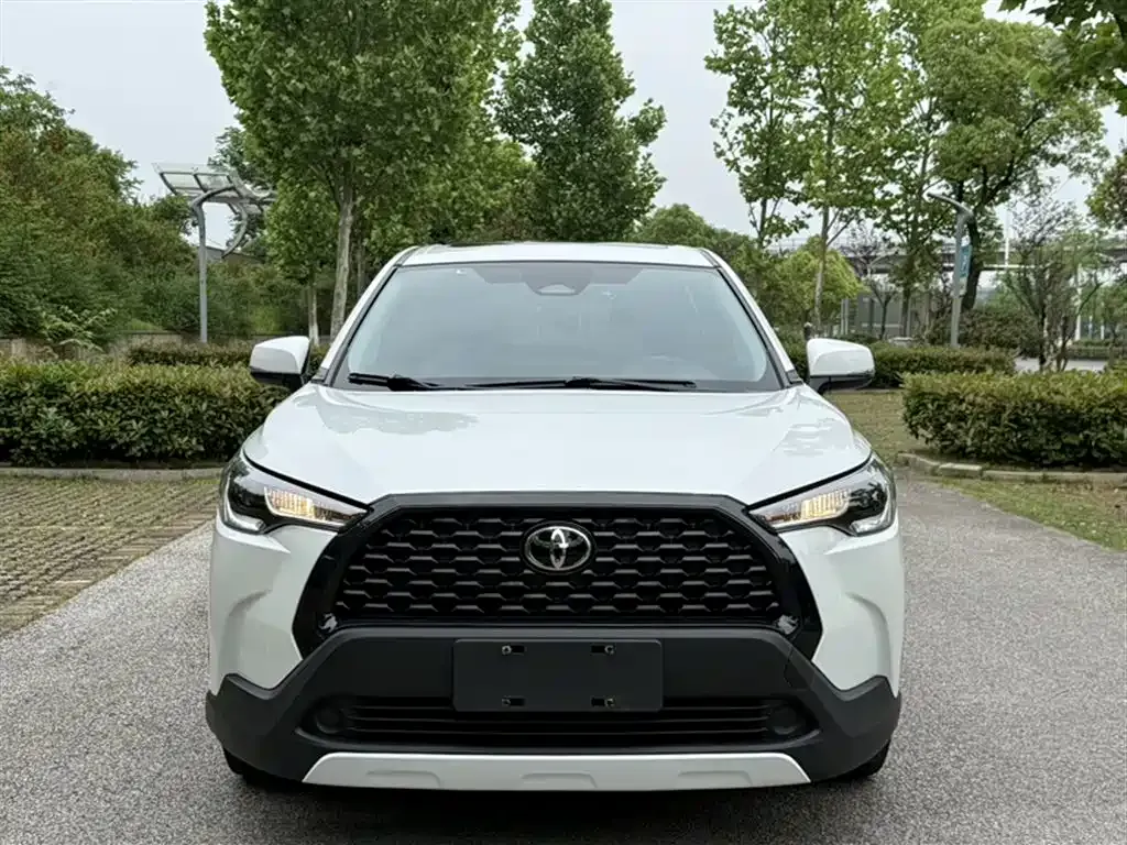 Toyota Corolla Cross — фото 9