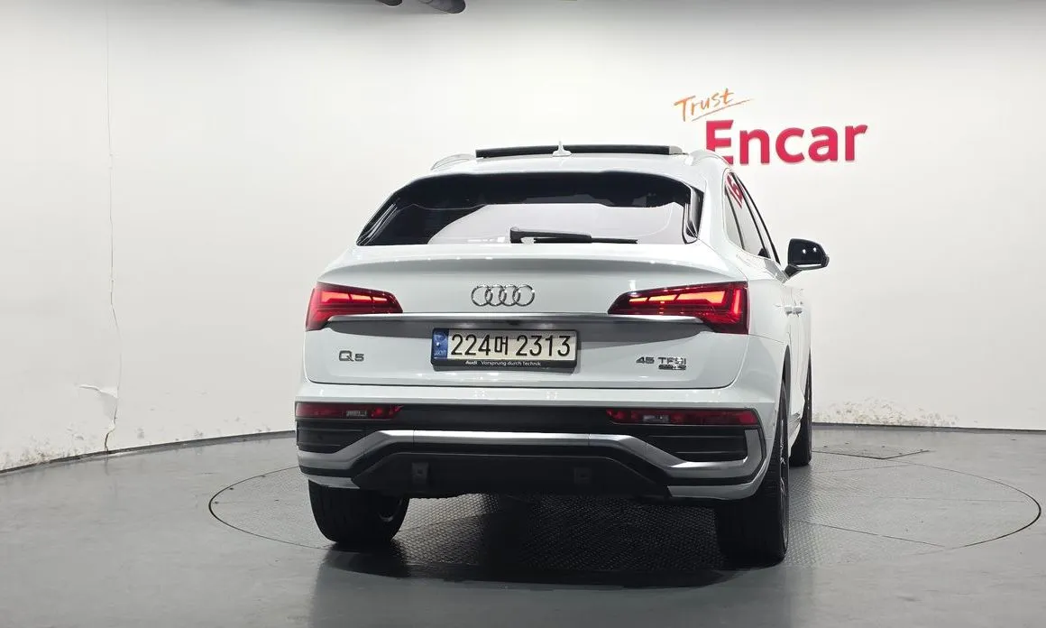 Audi Q5 2022 из KR, фото 2