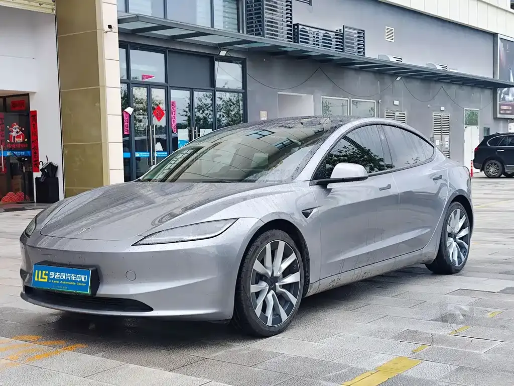 Tesla Model 3 — фото 8