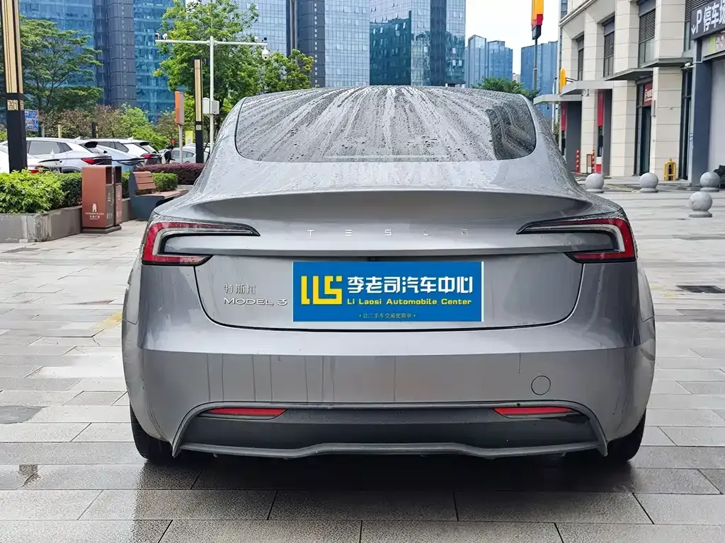 Tesla Model 3 — фото 9