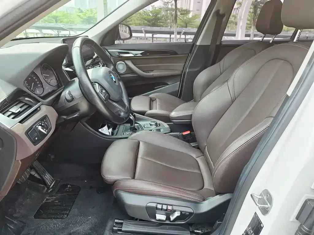 BMW X1 2021 из CN, фото 3
