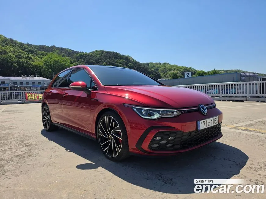Volkswagen Golf 2024 из KR, фото 2