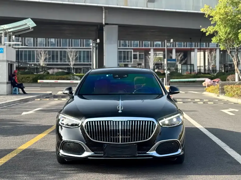 Mercedes-Benz S-Class — фото 1