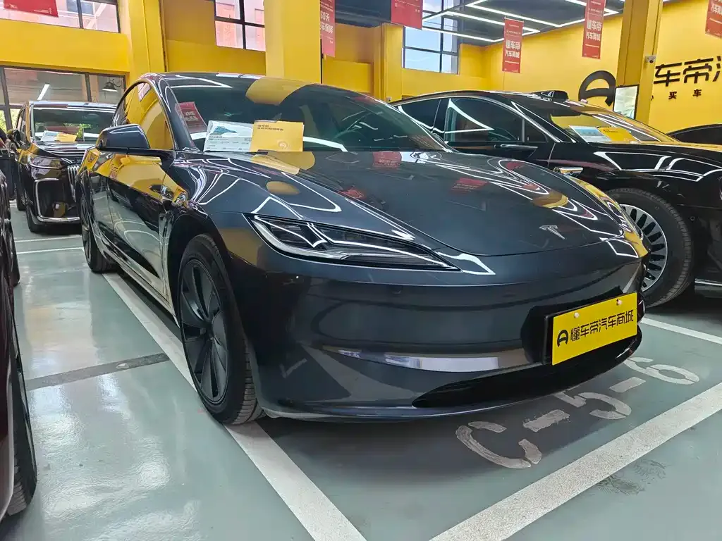 Tesla Model 3 — фото 7