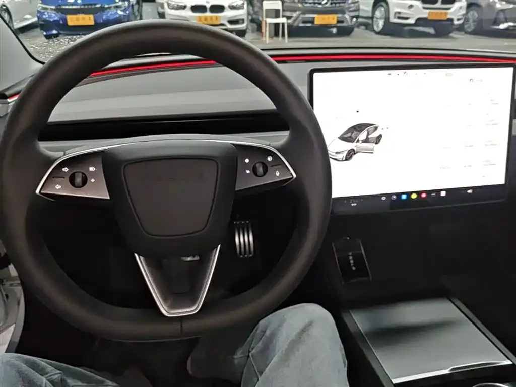 Tesla Model 3 — фото 4