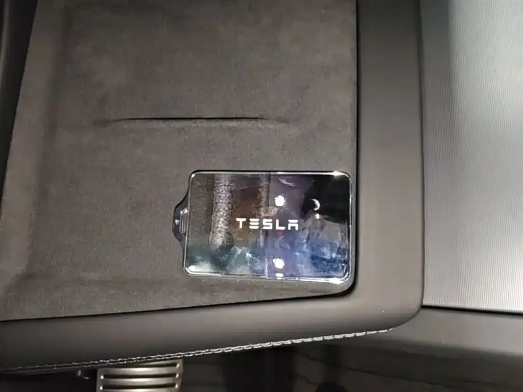 Tesla Model 3 — фото 2