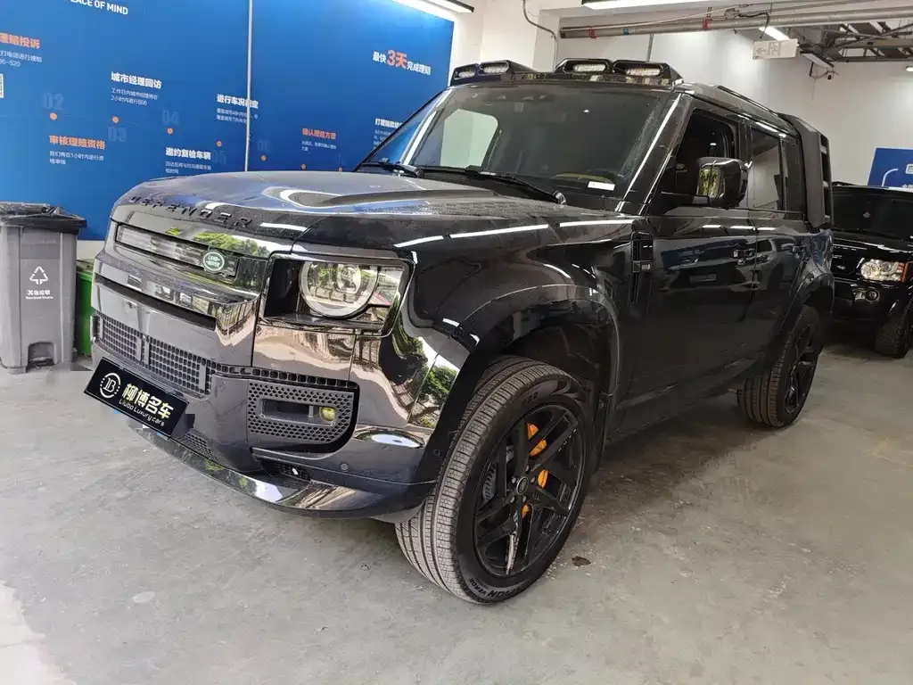 Land Rover Defender — фото 1
