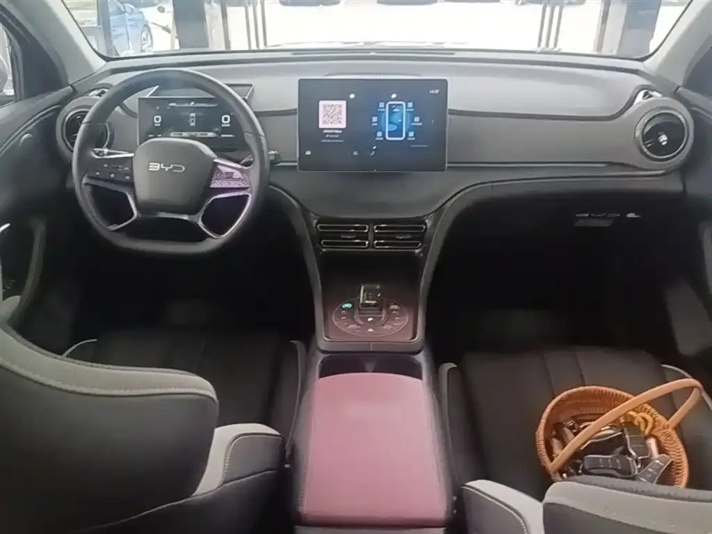 BYD Seal 05 DM-i — фото 10
