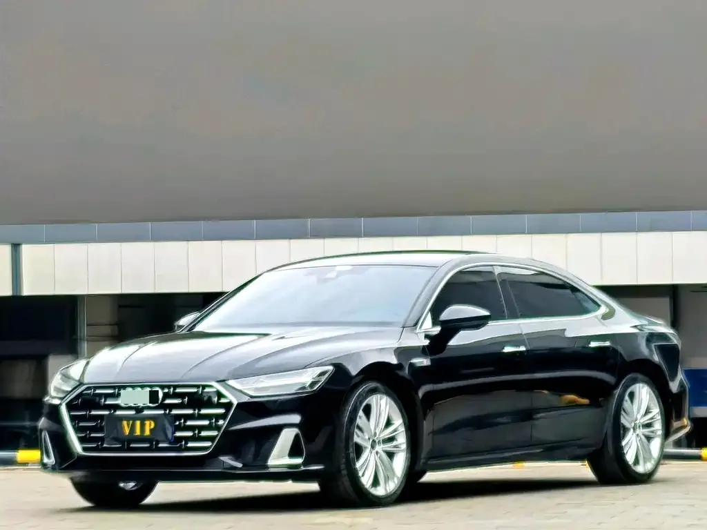 Audi A7L — фото 1