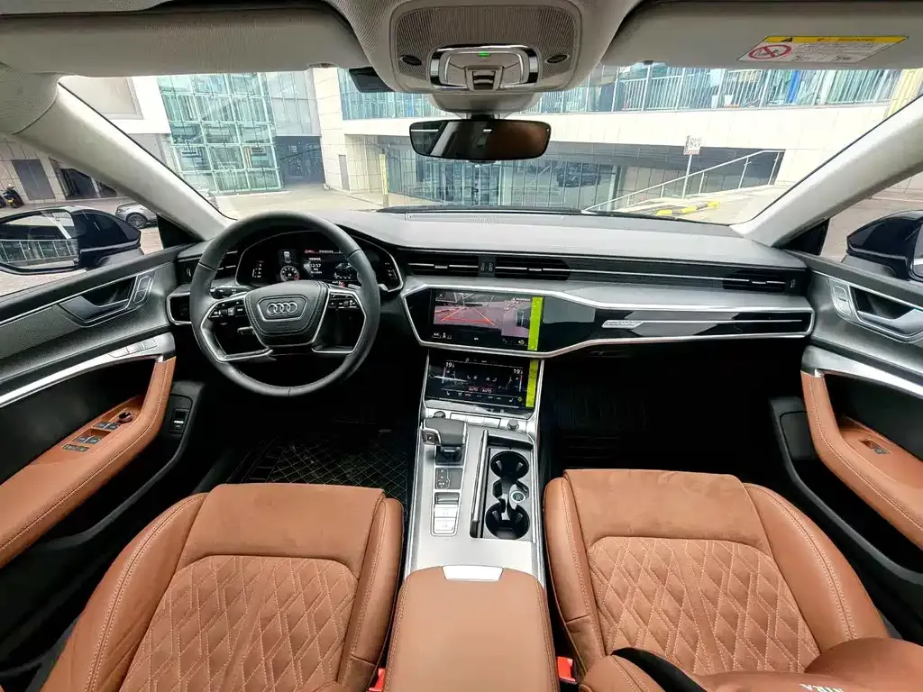 Audi A7L — фото 5