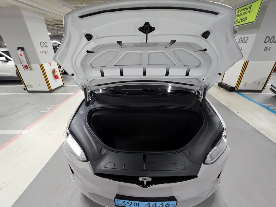 Tesla Model X 2023 из KR, фото 5