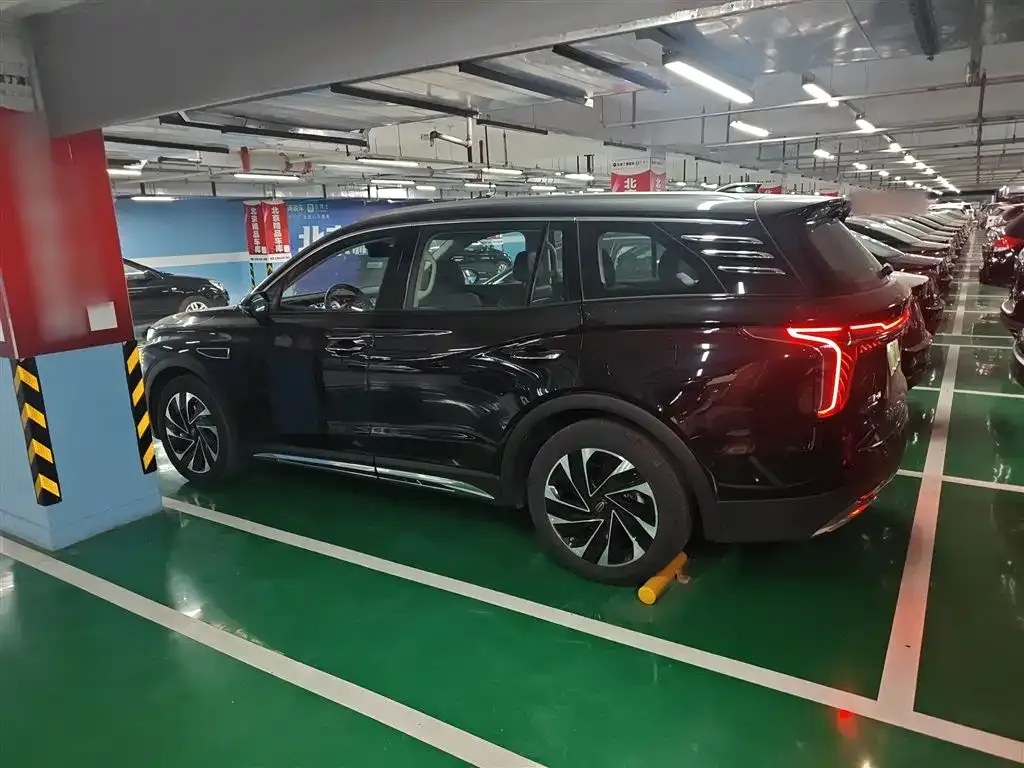 Hongqi HS7 PHEV — фото 3