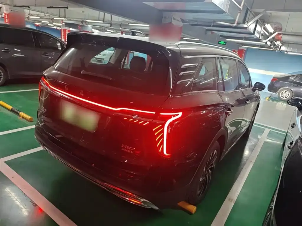 Hongqi HS7 PHEV — фото 9