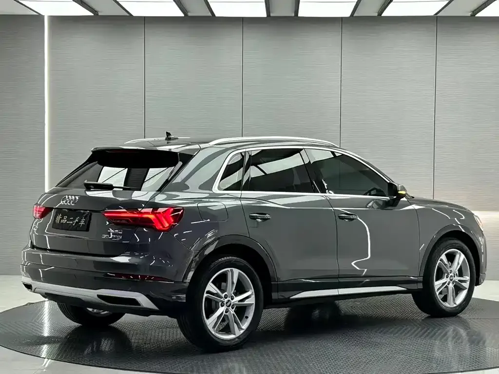 Audi Q3 — фото 10