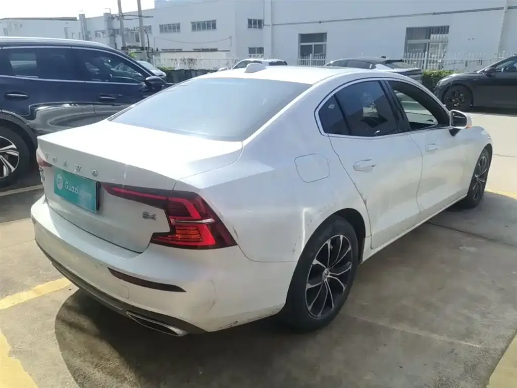 Volvo S60 2021 из CN, фото 9