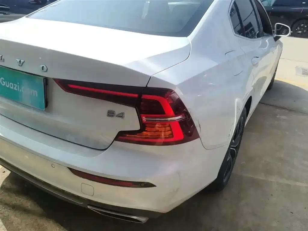 Volvo S60 2021 из CN, фото 3