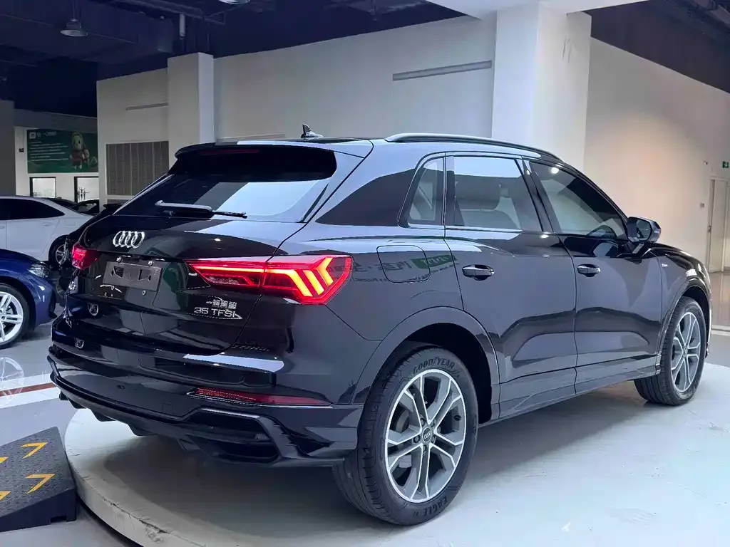Audi Q3 — фото 9