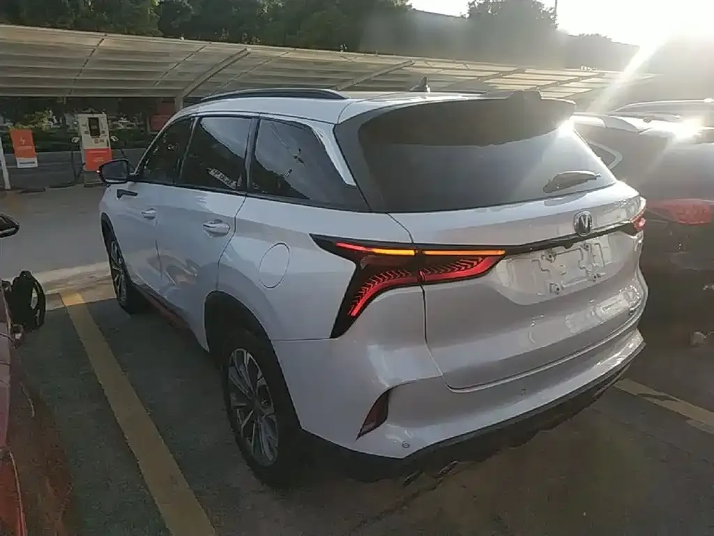 Changan CS75PLUS — фото 2